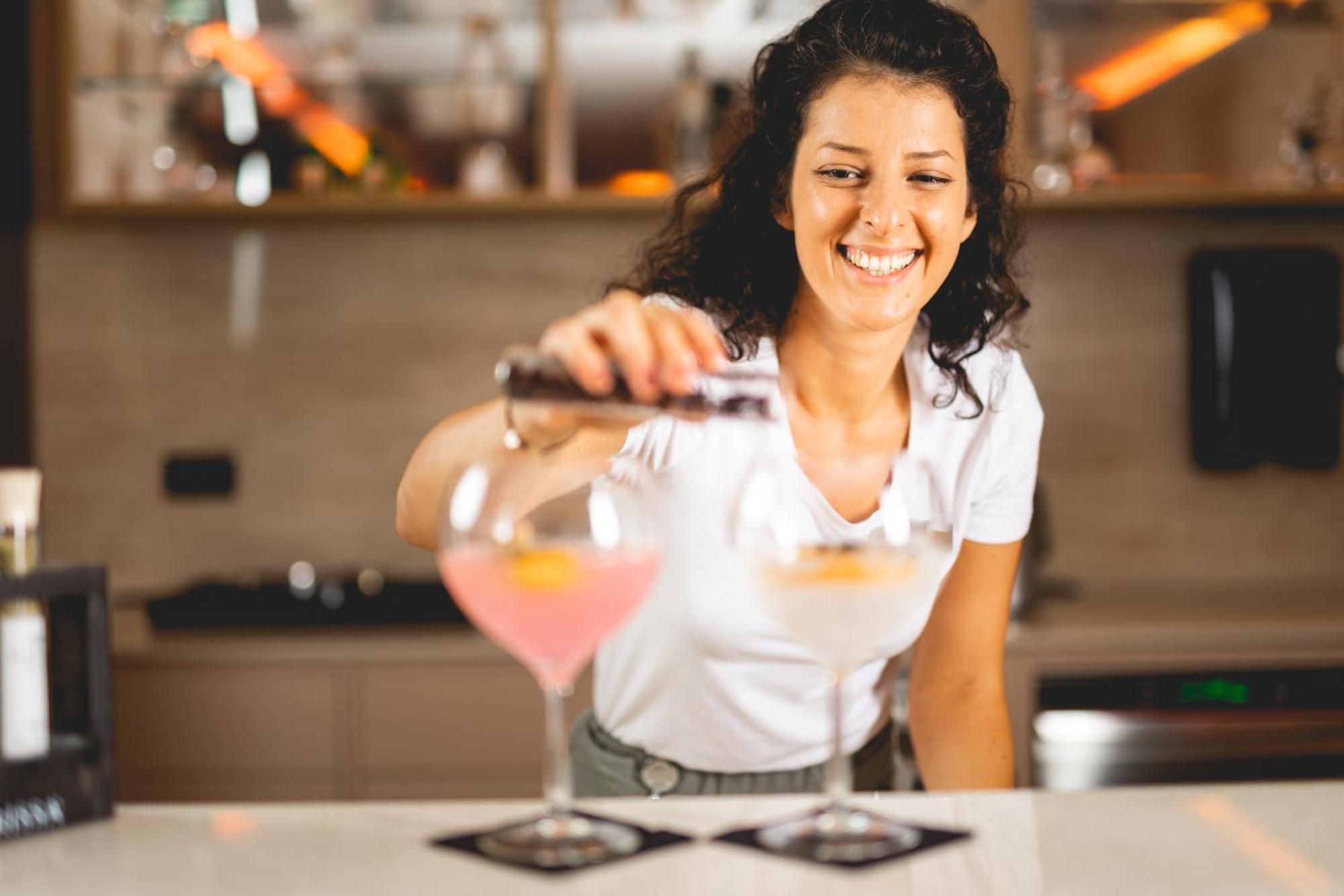 Hilton Rijeka Costabella Beach Resort And Spa Eksteriør bilde A bartender at work