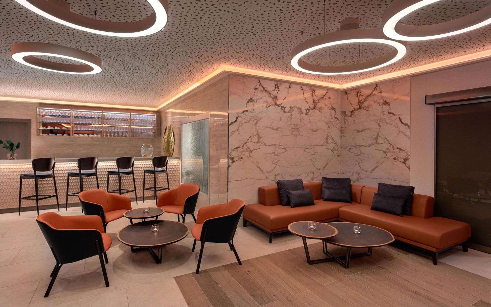 Hilton Rijeka Costabella Beach Resort And Spa Eksteriør bilde The lounge at the airport